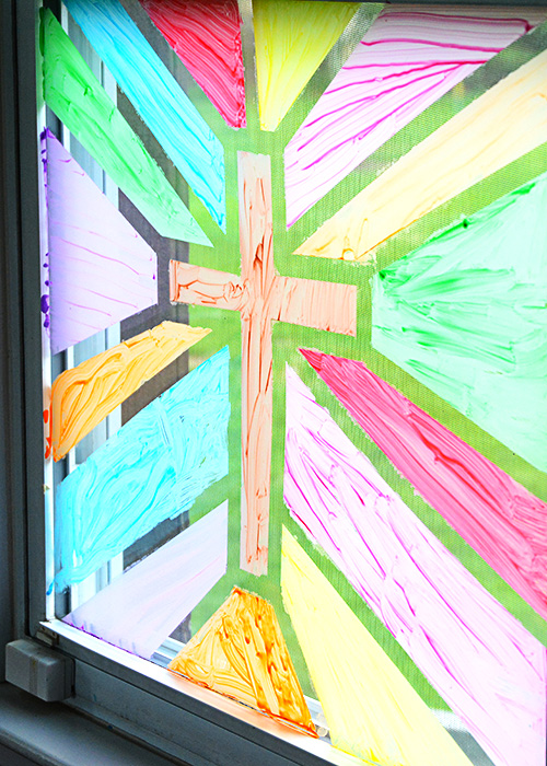 Trying to keep my kids busy! Painters tape + washable markers. Looks like  stained glass! : r/crafts